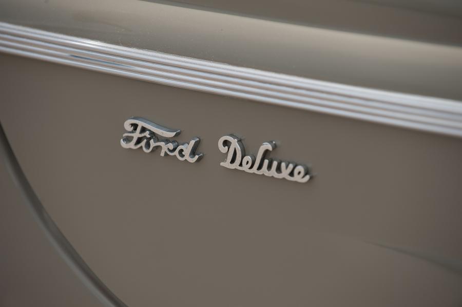  Ford DeLuxe Convertible 1940 года  (фото 2 из 7)